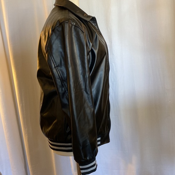 SHEIN Vegan leather, collared bomber jacket with Zipper - Picture 3 of 6